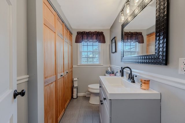 62 Dexter Ave, Dracut, MA 01826