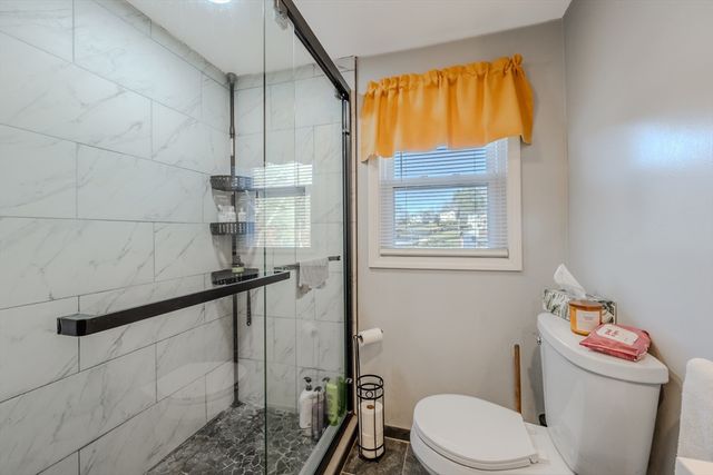 62 Dexter Ave, Dracut, MA 01826