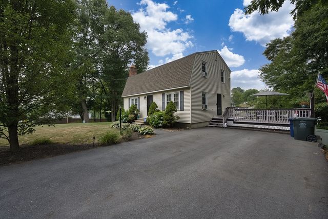 62 Dexter Ave, Dracut, MA 01826