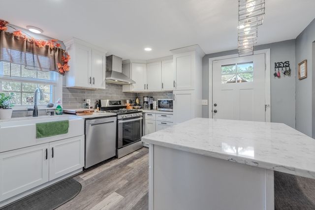 62 Dexter Ave, Dracut, MA 01826