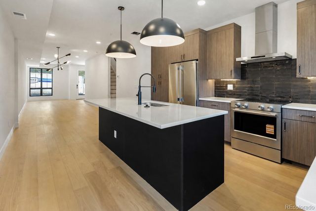 822 Dahlia Street, Denver, CO 80220