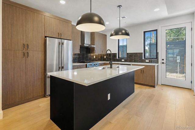 822 Dahlia Street, Denver, CO 80220