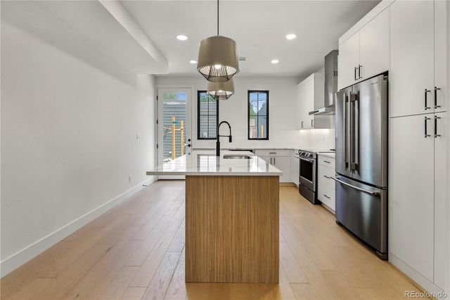 822 Dahlia Street, Denver, CO 80220