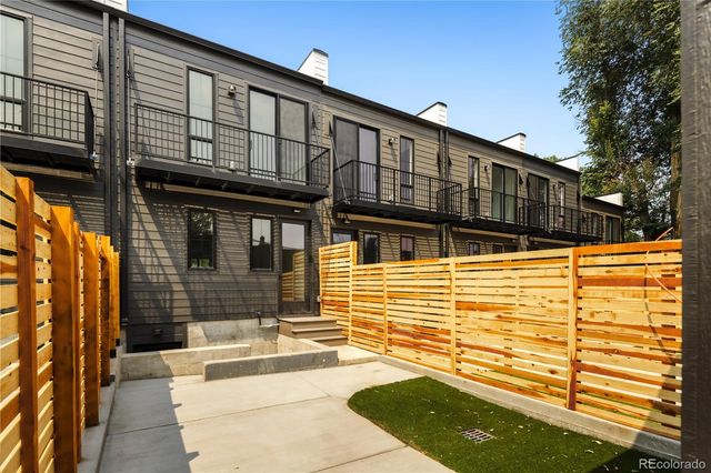 822 Dahlia Street, Denver, CO 80220