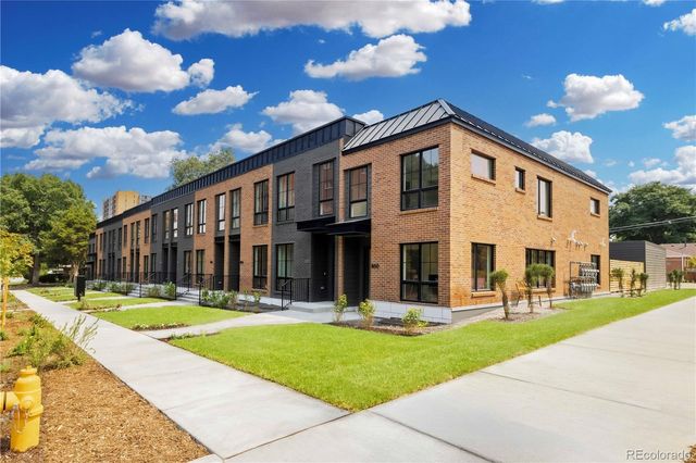 822 Dahlia Street, Denver, CO 80220