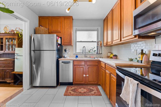 1921 E 4th Street, Royal Oak, MI 48067