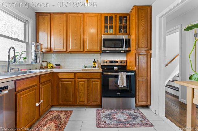 1921 E 4th Street, Royal Oak, MI 48067