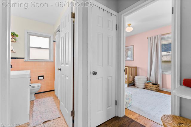 1921 E 4th Street, Royal Oak, MI 48067