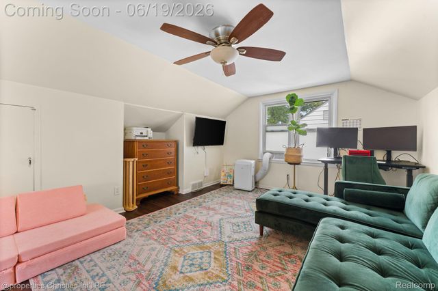 1921 E 4th Street, Royal Oak, MI 48067