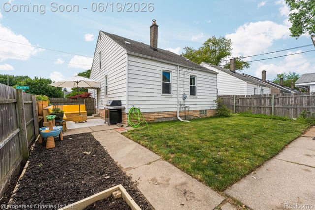 1921 E 4th Street, Royal Oak, MI 48067