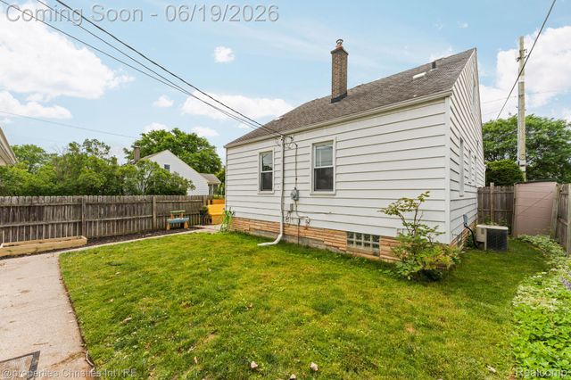 1921 E 4th Street, Royal Oak, MI 48067