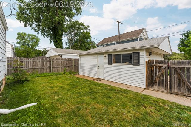 1921 E 4th Street, Royal Oak, MI 48067