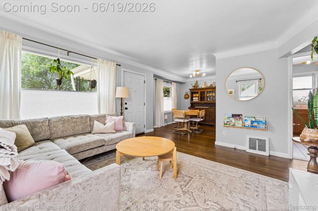 1921 E 4th Street, Royal Oak, MI 48067