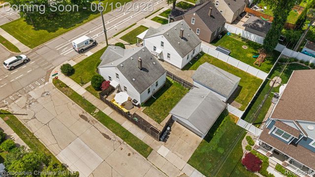 1921 E 4th Street, Royal Oak, MI 48067