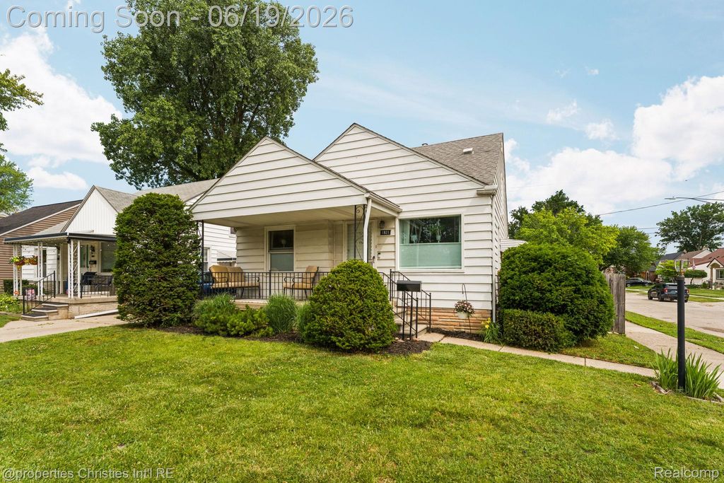 1921 E 4th Street, Royal Oak, MI 48067