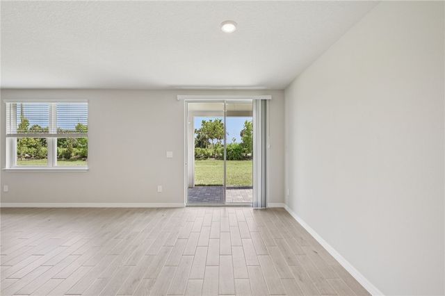 5437 Hampton Park Circle, Vero Beach, FL 32966