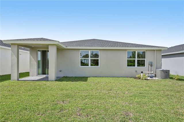 5437 Hampton Park Circle, Vero Beach, FL 32966