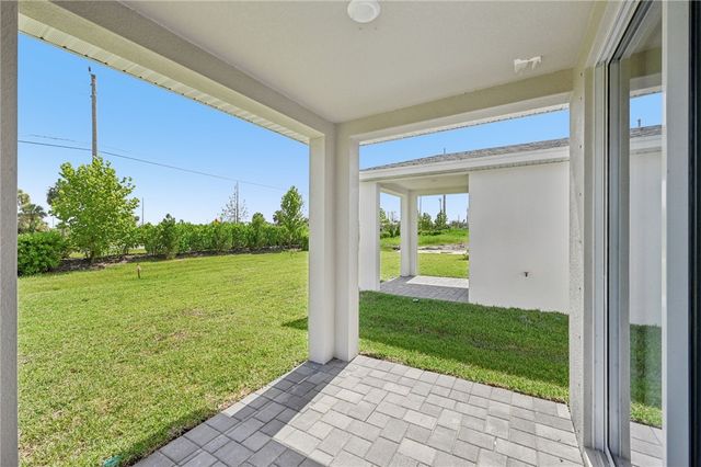 5437 Hampton Park Circle, Vero Beach, FL 32966
