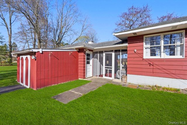555 State Route 416, Montgomery, NY 12549
