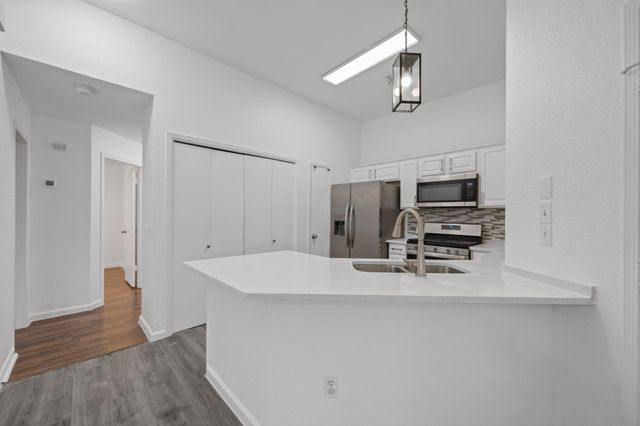 8112 Nairn DR, Austin, TX 78749