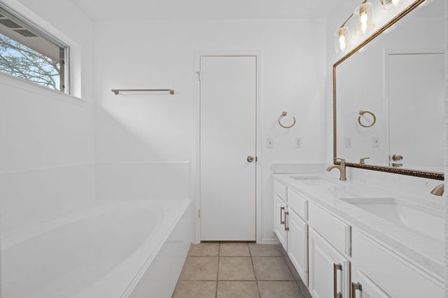 8112 Nairn DR, Austin, TX 78749