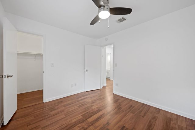 8112 Nairn DR, Austin, TX 78749