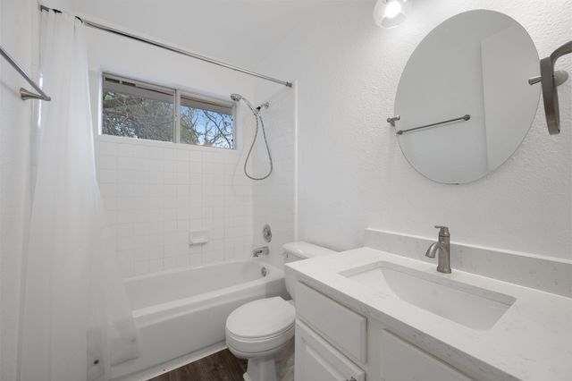 8112 Nairn DR, Austin, TX 78749