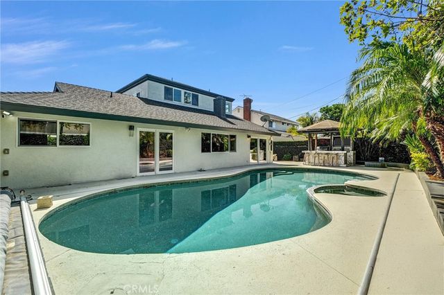 18871 Santa Marta, Fountain Valley, CA 92708