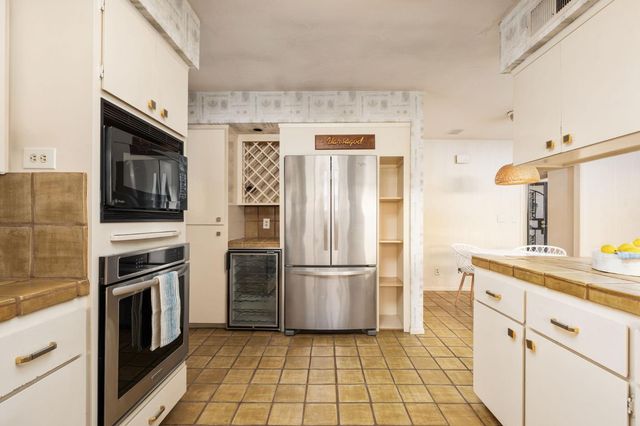 5630 N El Adobe Drive, Fresno, CA 93711