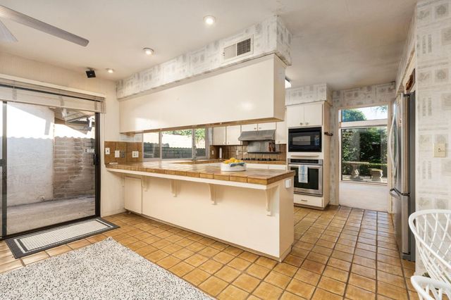 5630 N El Adobe Drive, Fresno, CA 93711