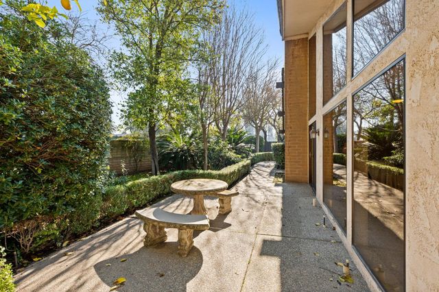 5630 N El Adobe Drive, Fresno, CA 93711