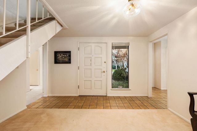 5630 N El Adobe Drive, Fresno, CA 93711