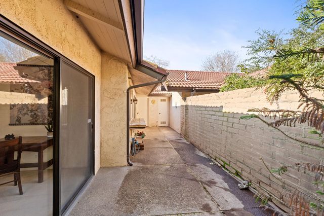 5630 N El Adobe Drive, Fresno, CA 93711