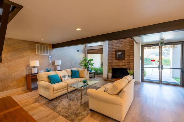 5630 N El Adobe Drive, Fresno, CA 93711