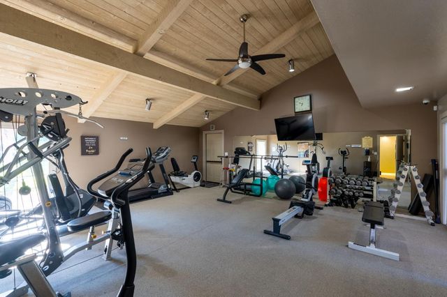 5630 N El Adobe Drive, Fresno, CA 93711