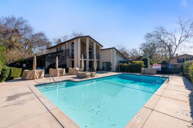 5630 N El Adobe Drive, Fresno, CA 93711