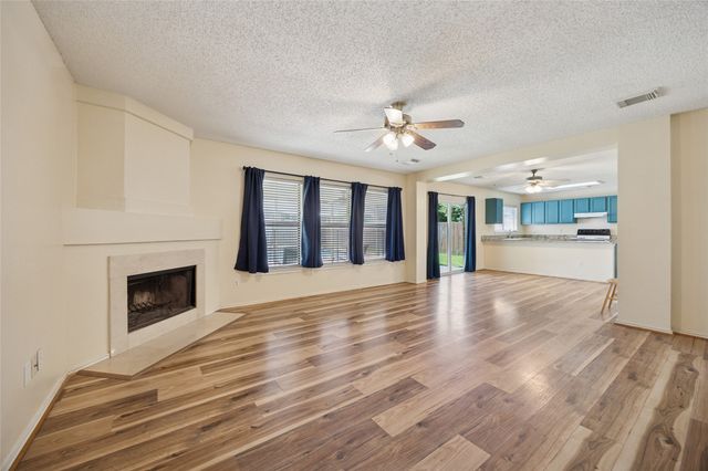 216 Miramar Drive, Arlington, TX 76002