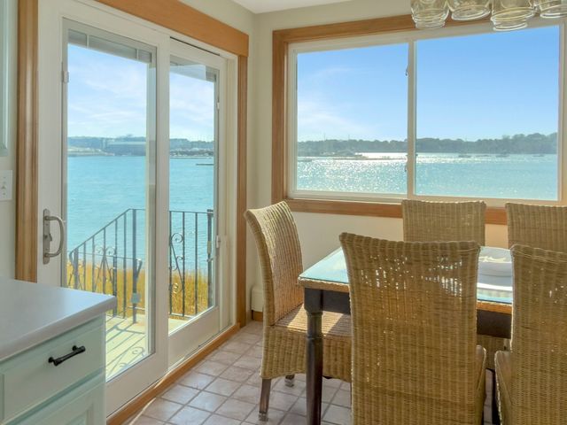 29A Bay St, Hull, MA 02045