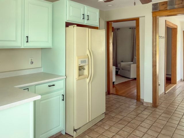 29A Bay St, Hull, MA 02045