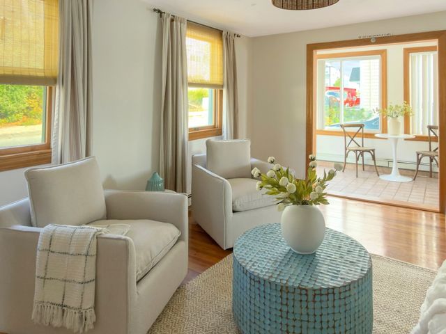 29A Bay St, Hull, MA 02045