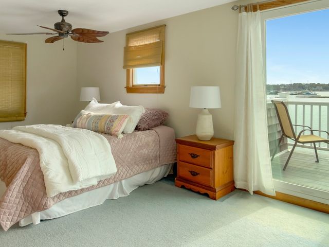 29A Bay St, Hull, MA 02045