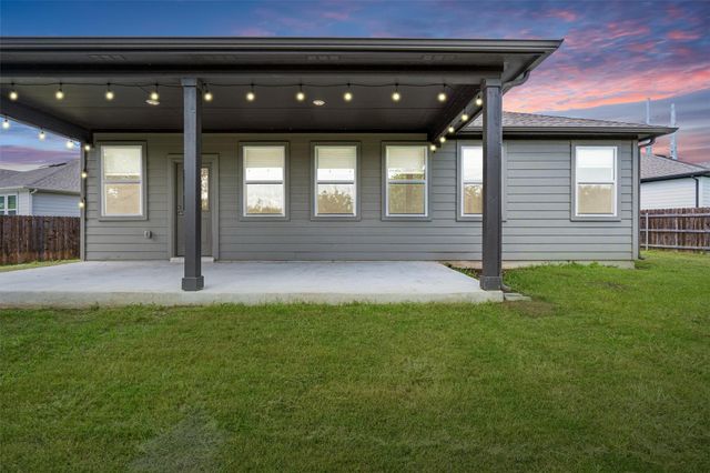 104 Stinchcomb Road, Hutto, TX 78634