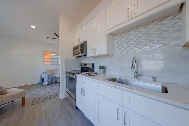 2534 IRVING AVENUE S, St Petersburg, FL 33712