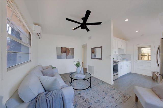 2534 IRVING AVENUE S, St Petersburg, FL 33712