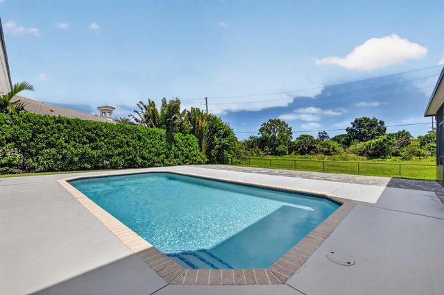7548 Fairway Trail, Boca Raton, FL 33487