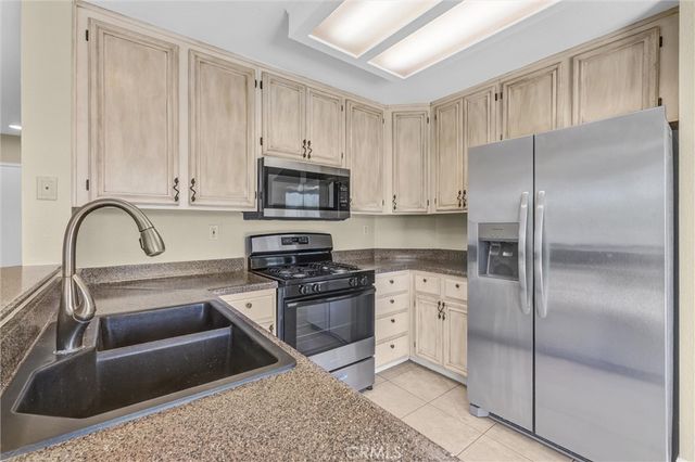 39734 Avenida Miguel Oeste, Murrieta, CA 92563