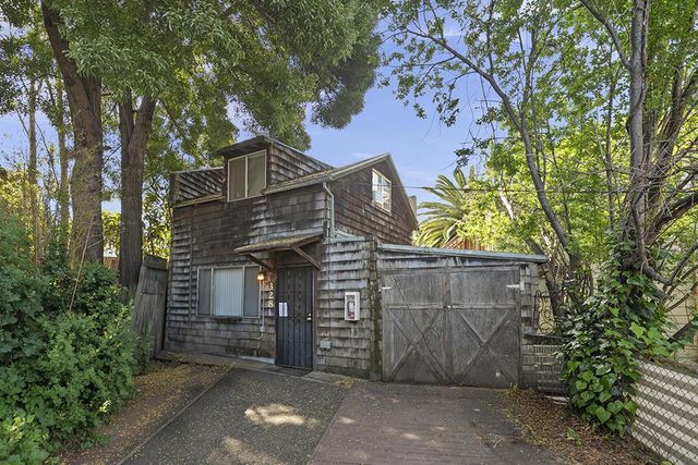 330 Athol Avenue, Oakland, CA 94606