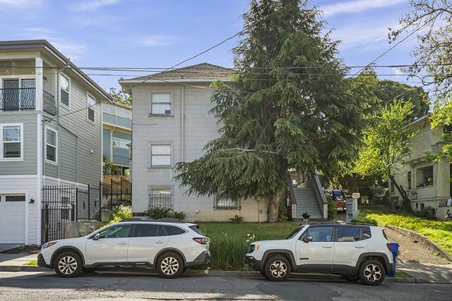 330 Athol Avenue, Oakland, CA 94606