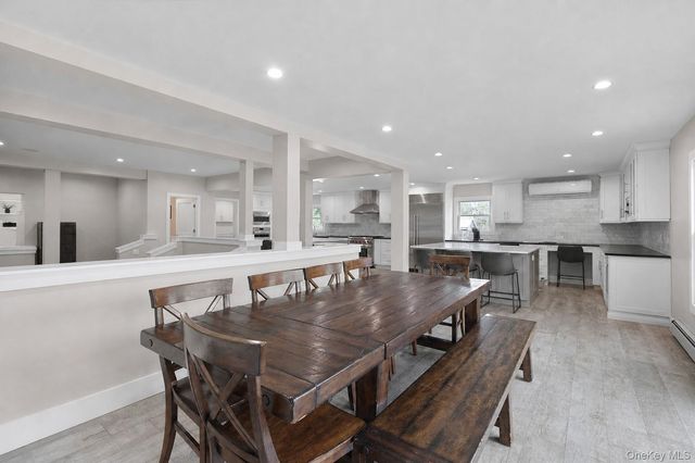 14 Michalis Court, West Islip, NY 11795