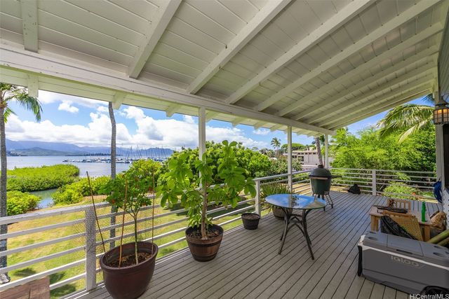 44-519 Kaneohe Bay Drive, Kaneohe, HI 96744